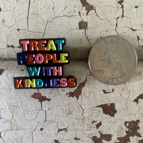 Brand new Harry Styles inspired “Treat people with Kindness” rainbow enamel pin - Picture 2 of 3